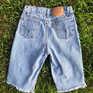 High waisted midi Levi shorts